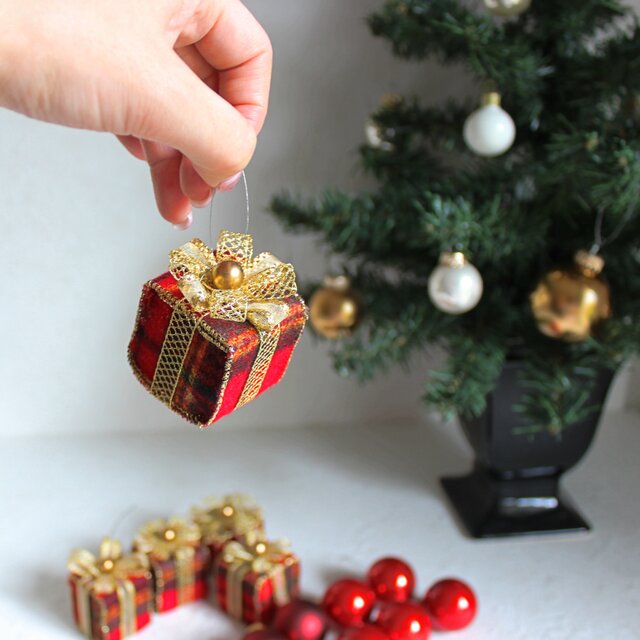 オーナメントセット プレゼントボックス（タータンチェック）× ガラス
