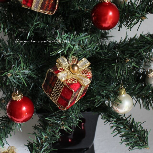 オーナメントセット プレゼントボックス（タータンチェック）× ガラス