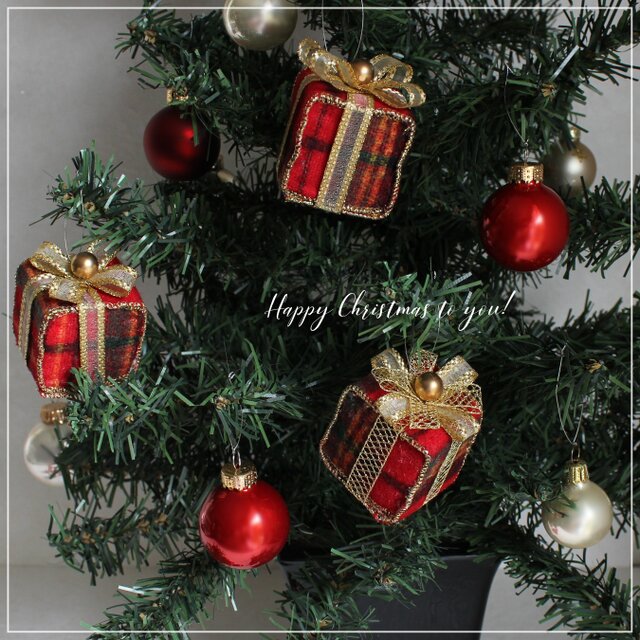 オーナメントセット プレゼントボックス（タータンチェック）× ガラス