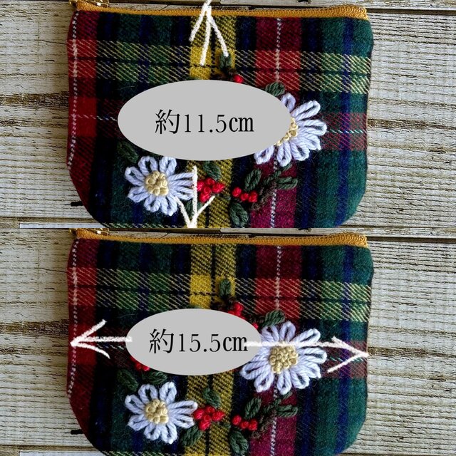 大人かわいい手刺繍お花×タータンチェックのフラットポーチ(ポケット
