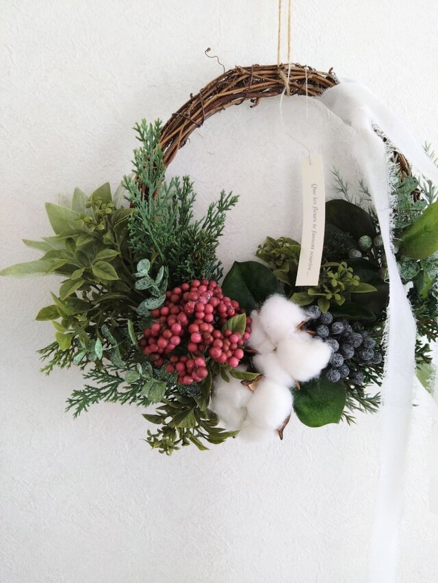 コットンフラワー＆レッドベリーの冬のリース（大）