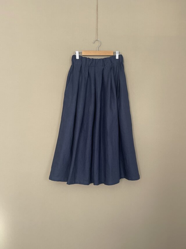 リネンのタックスカートル　インディゴネイビー