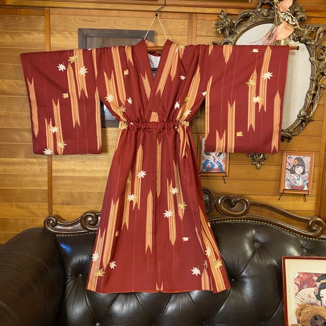 彩　着物リメイク♪ 化繊着物から華やかタックワンピース❣️ワインカラー 彩 着物リメイク♪ 化繊着物から華やかタックワンピース❣️ワインカラー