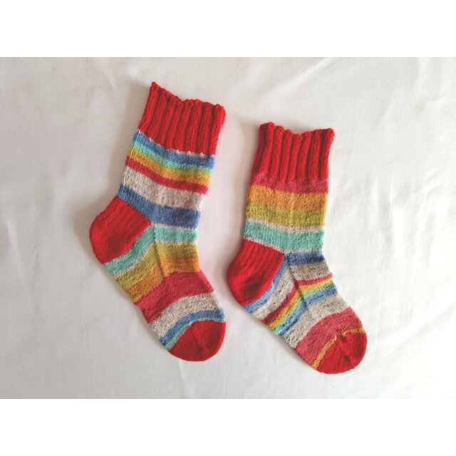 手編み段染めソックス