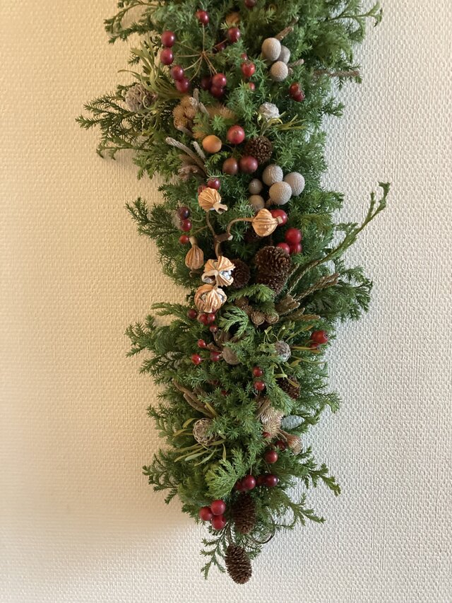 ドライフラワーꕤ︎︎バラと木の実いっぱいクリスマス縦長ガーランドꕤアンティーク ドライフラワーꕤ︎︎バラと木の実いっぱいクリスマス縦長ガーランドꕤ