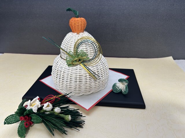 籐の鏡餅 大・3 | iichi 日々の暮らしを心地よくするハンドメイドや