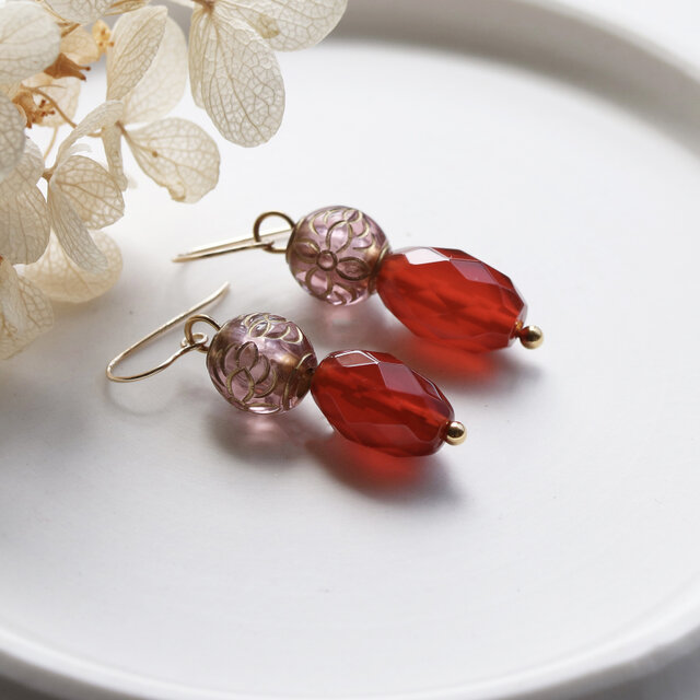秋色の灯＊ドイツビーズ×レッドアゲート ピアス／イヤリング 天然石