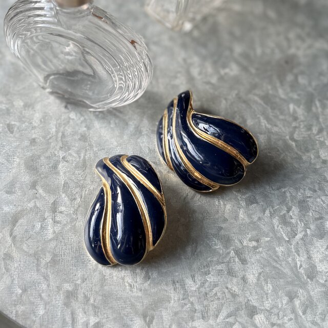 Y948-ヴィンテージイヤリング・U.S.A. Navy enamel paint gold tone large