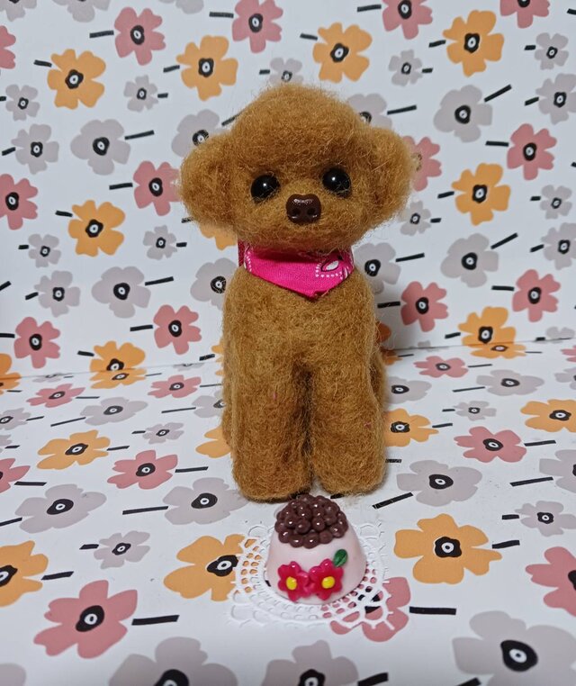 おむつパンツのトイプードル　　餌付き　羊毛フェルト