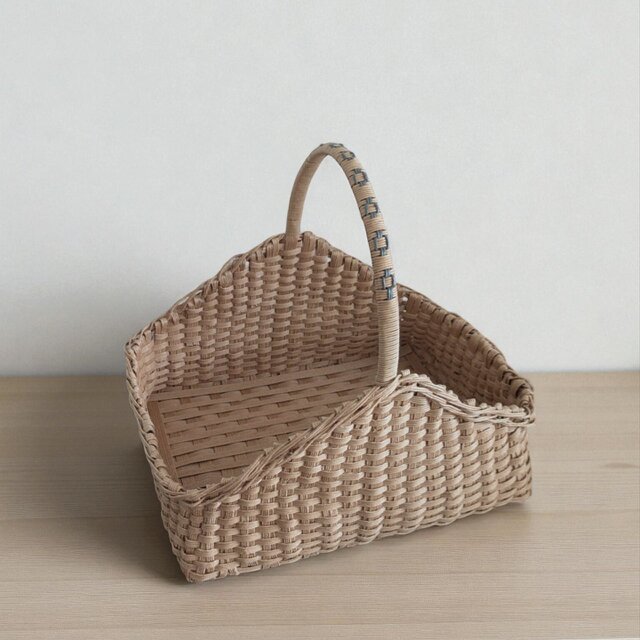 クラフトバンド製ビスケットカラーのかご#小物入れ#バスケット#パンかご#ナチュラル#カントリー#シンプル＃北欧風