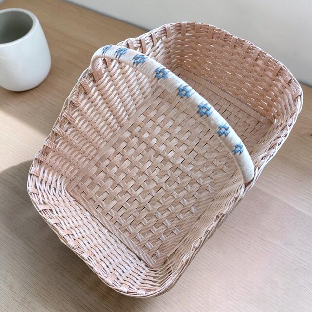 ビスケットカラーのクラフトバンド製かご #小物入れ #バスケット #パン