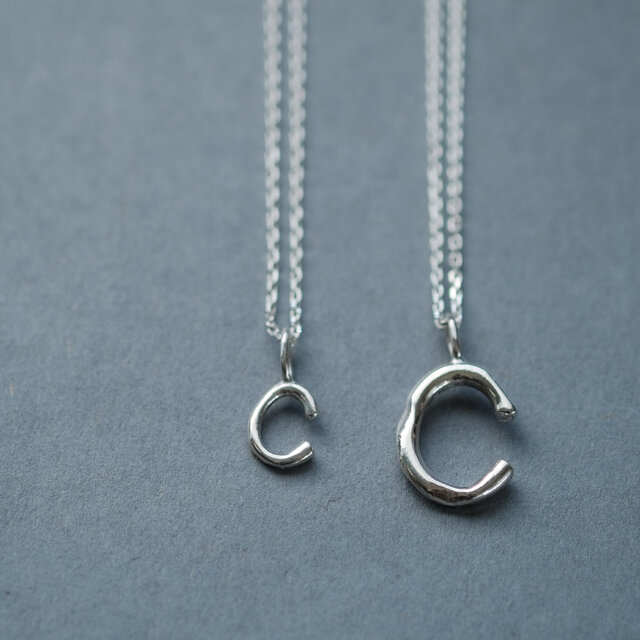 2コset) C 手書き風 イニシャル アルファベット ペア ネックレス シルバー925