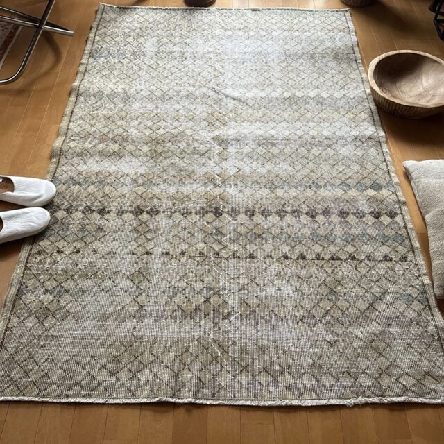 100×187擦れシャビー　リーフ柄　トルコヴィンテージラグ 113.5×174 格子模様 擦れシャビー トルコヴィンテージラグ | iichi