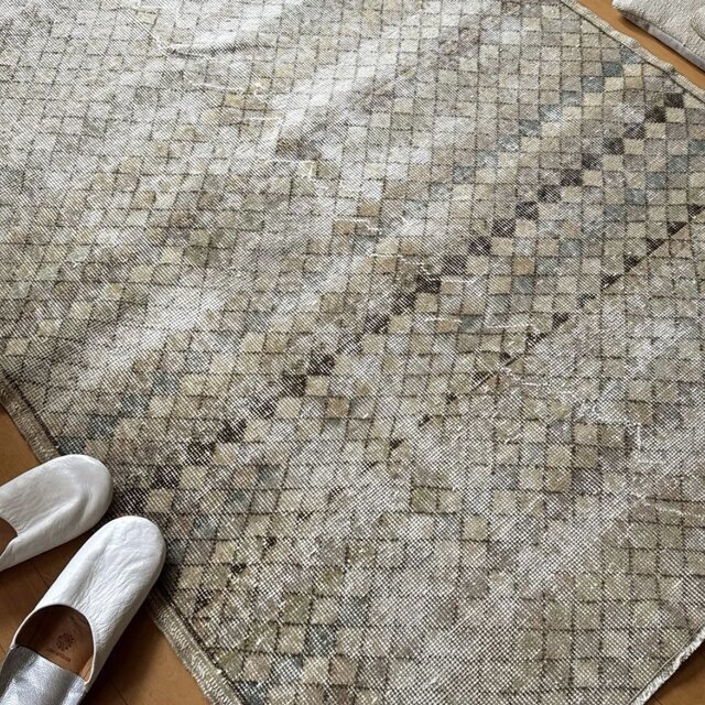 メダリオン 擦れシャビー トルコヴィンテージラグ 113.5×174 格子模様