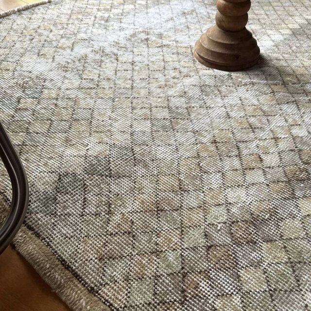 64×80 淡いくすみベージュ 色褪せネイビー トルコヴィンテージラグ 64