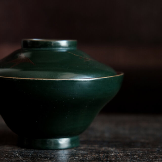 梅と鳥◇深緑で素敵。時代物 漆芸蒔絵蓋付椀 古漆器 骨董・antiques