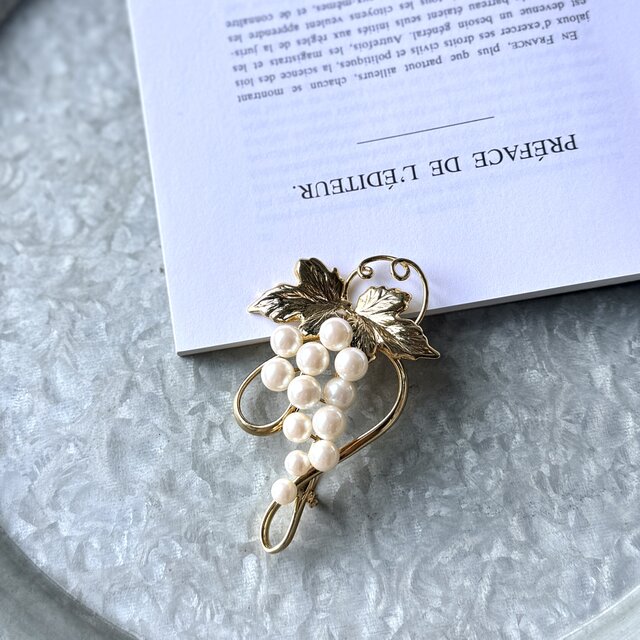 SC141-ヴィンテージブローチ U.S.A. 1960〜70's Gold Tone Faux Pearl Grapes