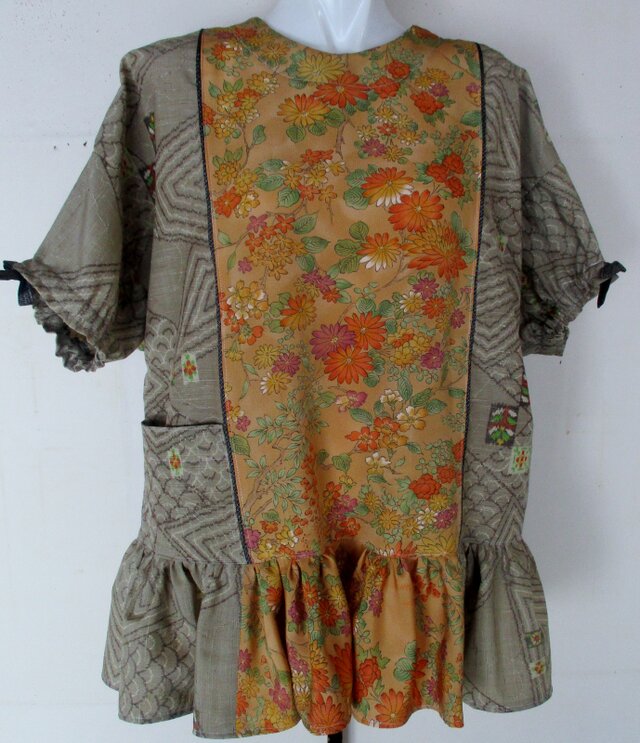 ８５２０　花柄の着物で作ったプルオーバー