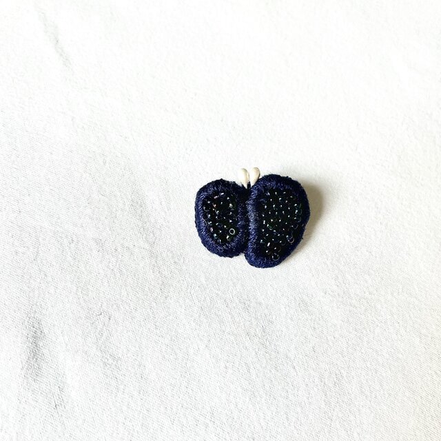 ちょうちょのブローチ