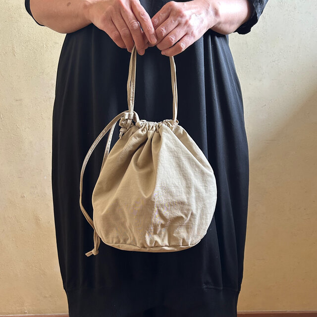 ナイロン巾着バッグ | iichi 日々の暮らしを心地よくするハンドメイド