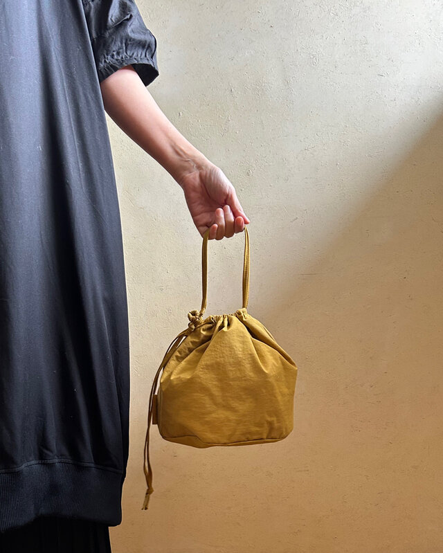 じ*ん様 vintage 50年代　巾着バッグ　ナイロンバッグ ナイロン巾着バッグ | iichi 日々の暮らしを心地よくするハンドメイド