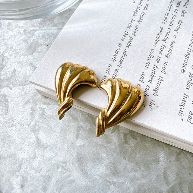 YA170-【 AVON 】エイボン・ヴィンテージイヤリング 1970〜80s Gold Tone Dragon Wing