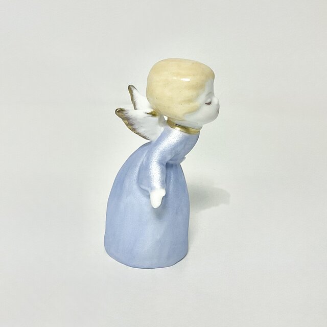 パールウィステリアのキス天使のコピー