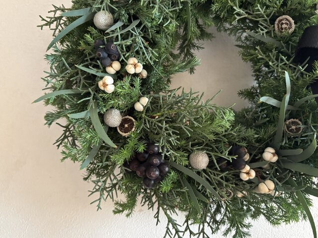 シンプルでナチュラルなクリスマスリース | iichi 日々の暮らしを