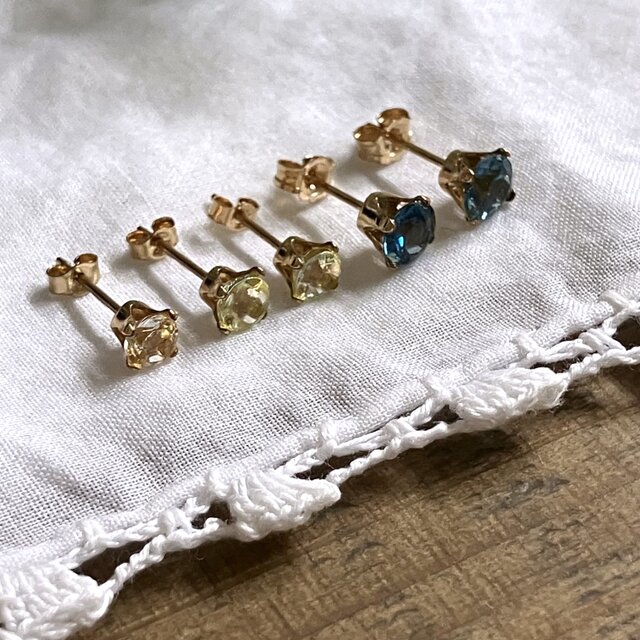 小さな天然石のピアスセット：London Blue Topaz + Blue Sky Topaz ＋