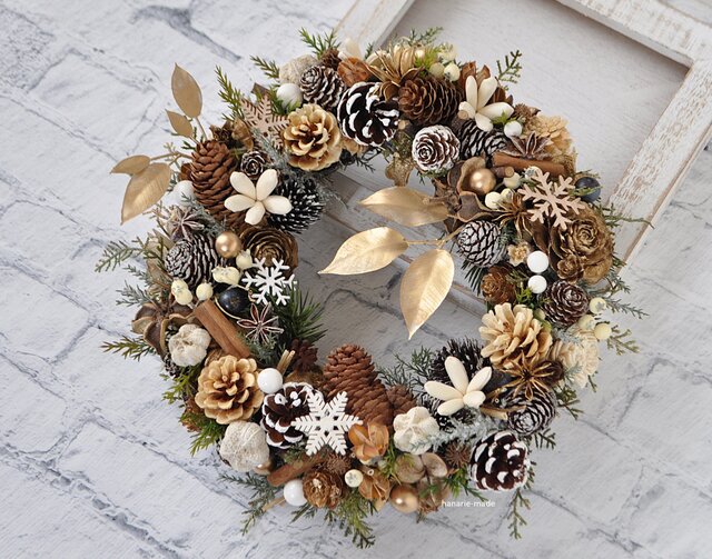 木の実のクリスマス ゴールドリーフをそえて：木の実 ゴールド