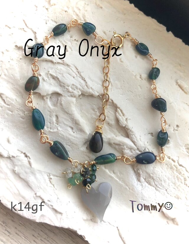 14kgf ハートグレーオニキスとエメラルド、オパールのブレスレット