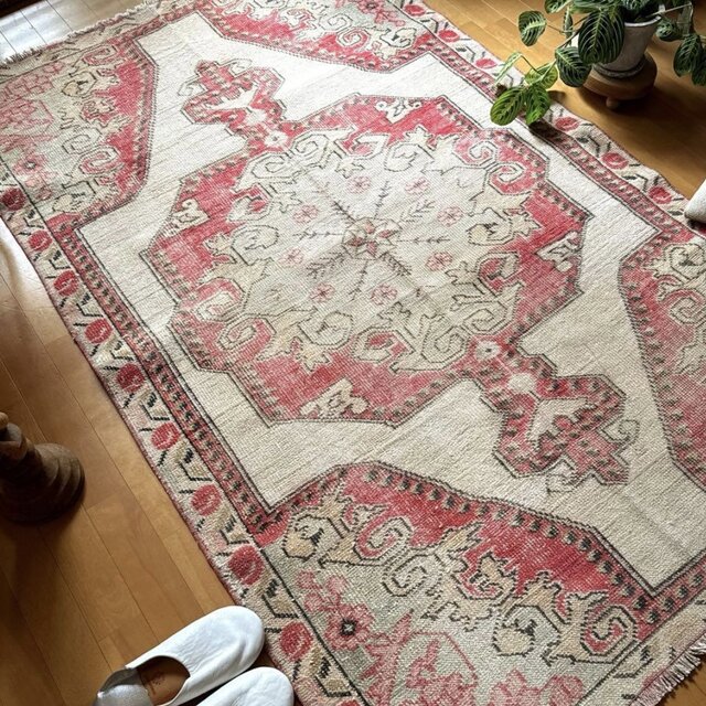 120×199 アヴァノスラグ コーラルレッド×ベージュ トルコヴィンテージ