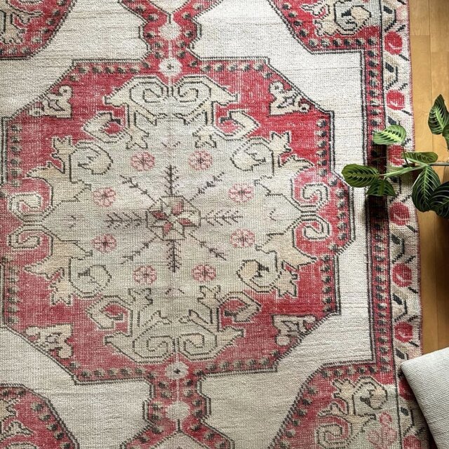 120×199 アヴァノスラグ コーラルレッド×ベージュ トルコヴィンテージ
