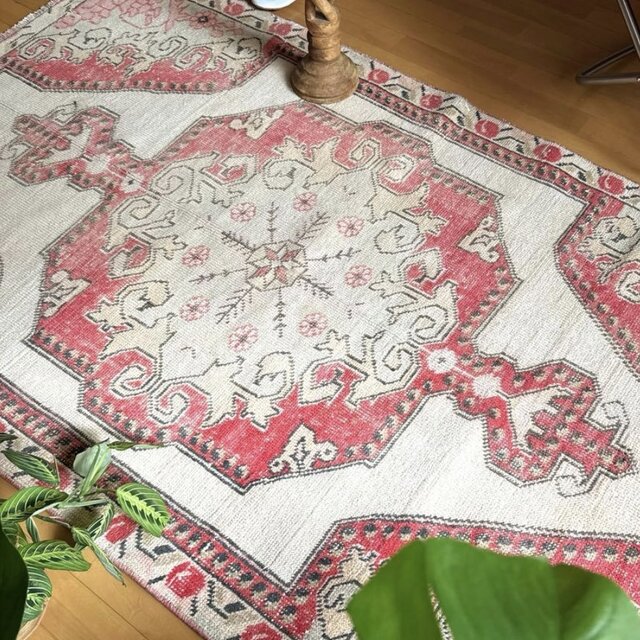 120×199 アヴァノスラグ　コーラルレッド×ベージュ　トルコヴィンテージラグ 120×199 アヴァノスラグ コーラルレッド×ベージュ トルコヴィンテージ