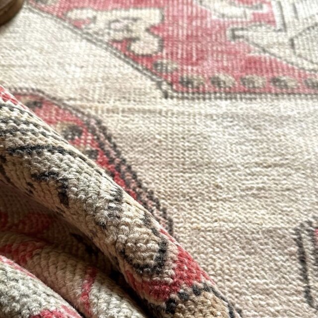 120×199 アヴァノスラグ　コーラルレッド×ベージュ　トルコヴィンテージラグ 120×199 アヴァノスラグ コーラルレッド×ベージュ トルコヴィンテージ