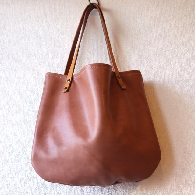 セミマット艶の本革トート 白ステッチ映え・肩なじみ良く大容量No.11155