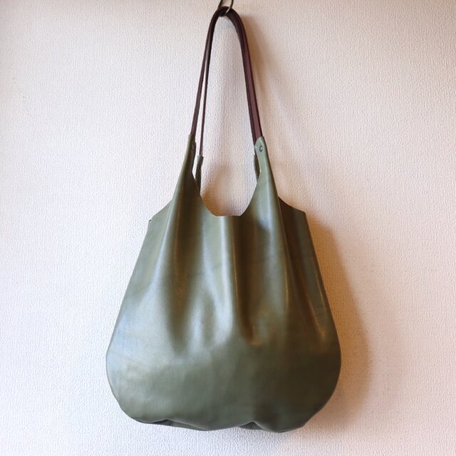 滑らかスムースが肩に沿う本革ショルダートート｜軽量・大容量 No.11151