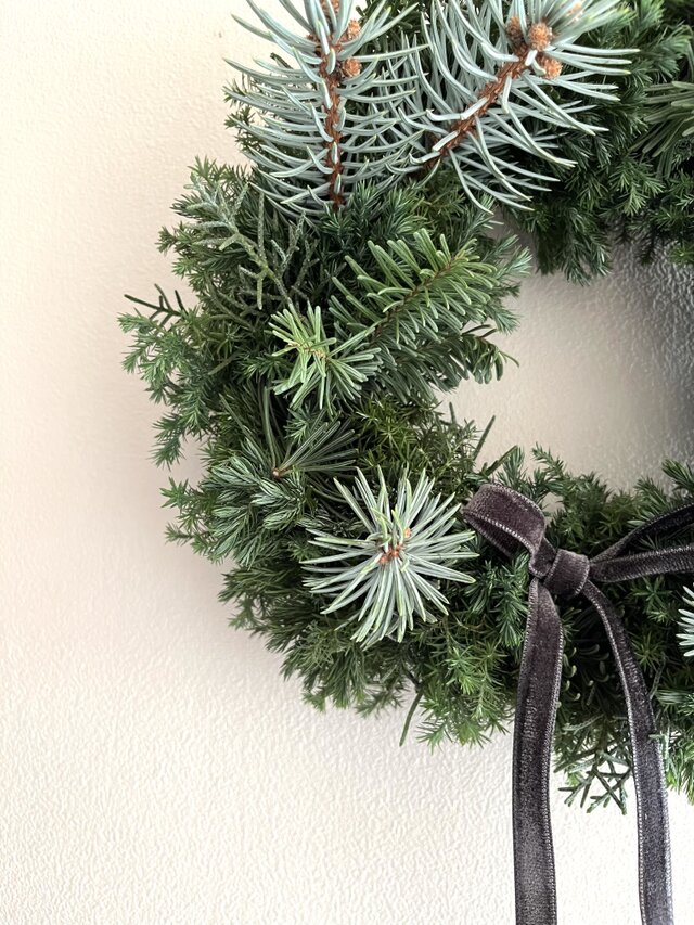 森のクリスマス Ⅶ ~銀青色モミとたっぷり針葉樹 | iichi 日々の暮らし