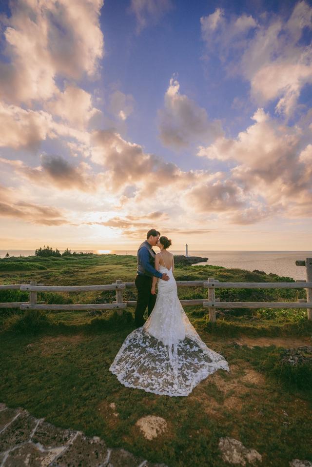 実例写真！ウェディングドレス キャミソール 贅沢な小花総レース 華やかなトレーン マーメイドライン 結婚式