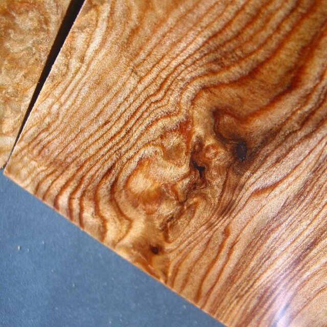 屋久杉】木製名刺入れ 光明杢の輝きが綺麗 | iichi 日々の暮らしを