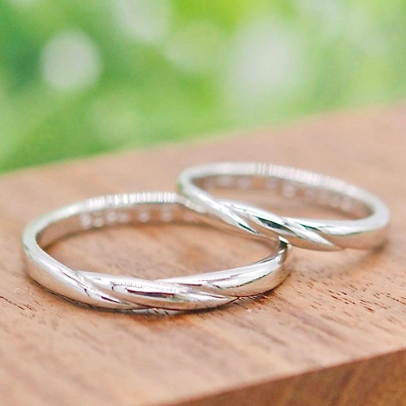 人気!【ペア特別価格】プラチナ 結婚指輪 ~Ropeロープ~【ストレートタイプ/送料無料】