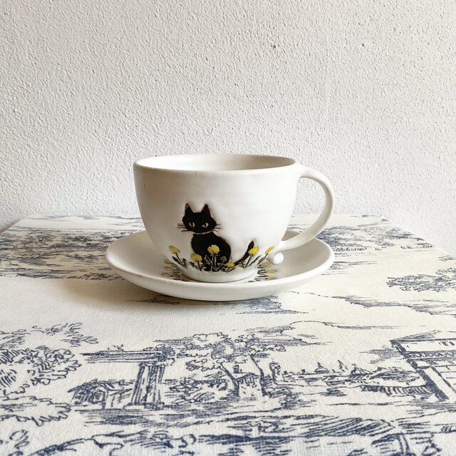 黒猫とたんぽぽのカップ&ソーサー