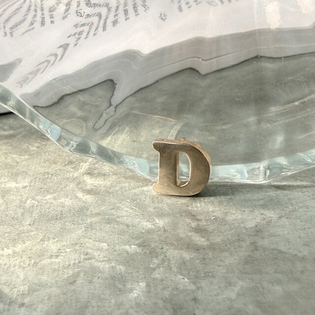 SCA65-【 AVON 】エイボン・ヴィンテージブローチ 1970〜80's Initial "D"