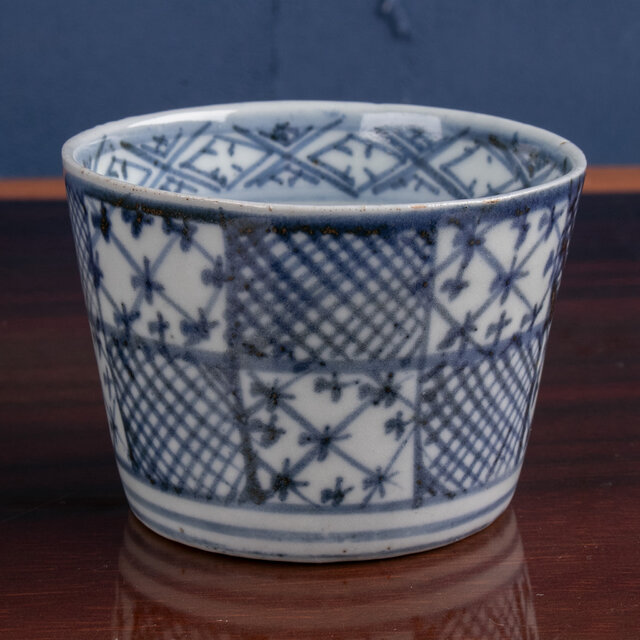 花と獅子◇大明成化年製。伊万里 花文染付火鉢 骨董・