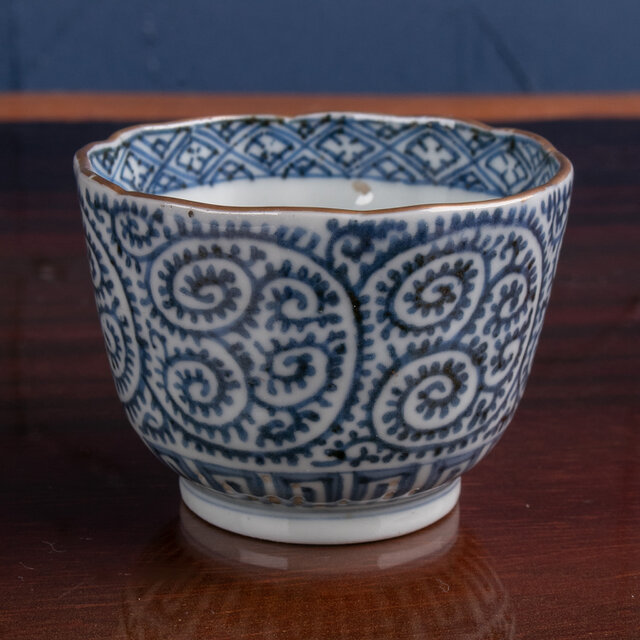 古伊万里 染付蛸唐草文 碗 江戸後期 E1659 | iichi 日々の暮らしを