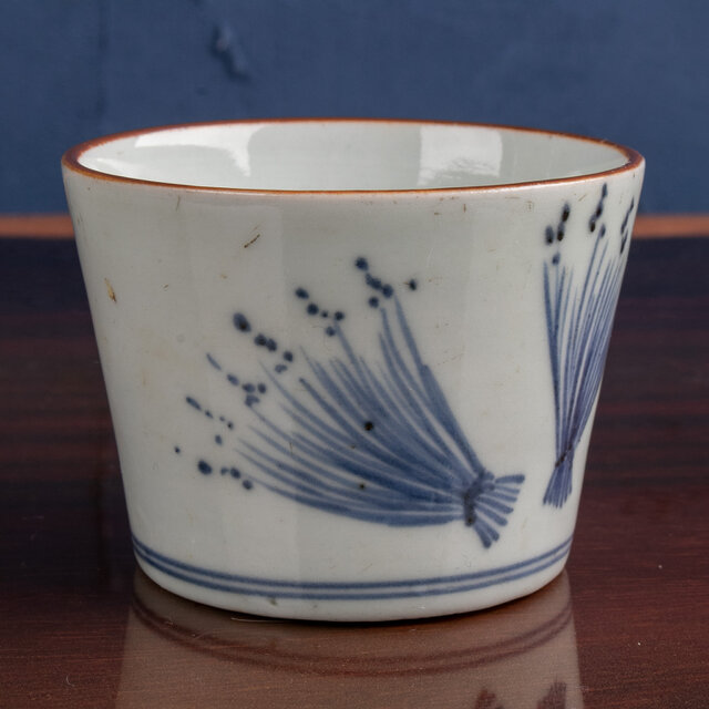 古伊万里染付　猪口　江戸後期 古伊万里 染付稲束鎌文 蕎麦猪口 江戸後期 | iichi 日々の暮らしを