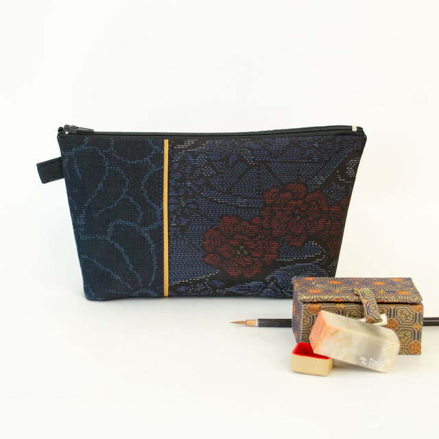 N-303大島紬切り替えポーチ/金茶ライン×紺大島 | iichi 日々の暮らしを