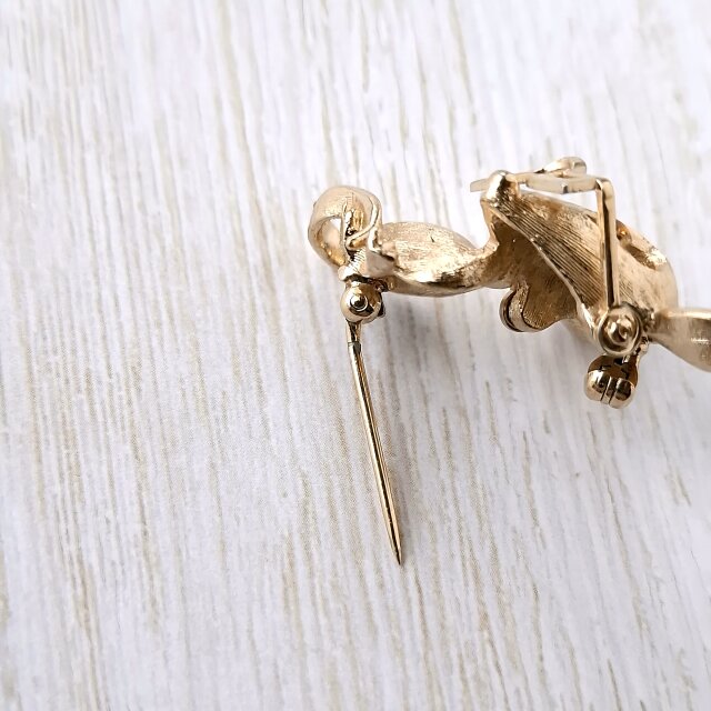 Avon》 “Spectacular Mouse” エイボン ヴィンテージブローチ | iichi