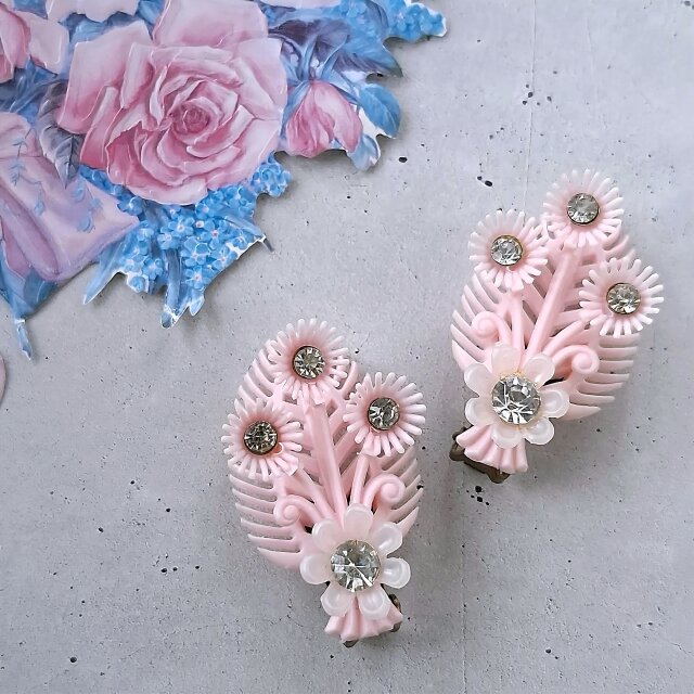 clear rhinestone pale pink softplastic flower leaf ヴィンテージイヤリング