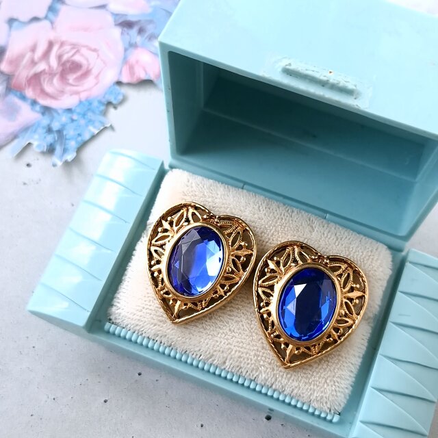 《OOOPS A DAISY》 openwork leaf heart blue plastic ヴィンテージピアス